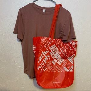 EUC LULULEMON Short Sleeve Tee Shirt Womens 8 Lulu Bag INCLUDED Athletic/Leisure
